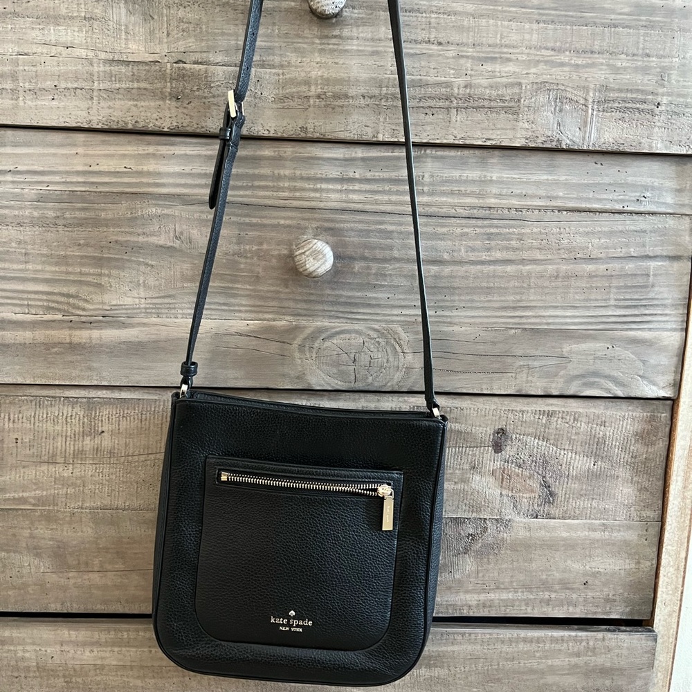 KATE SPADE BLACK CROSSBODY